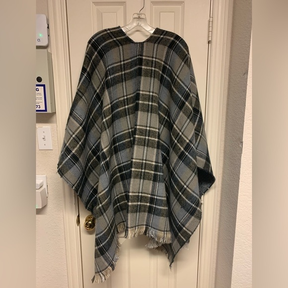 Blanket wrap poncho shawl extra large one size long wide layer fringe plaid EUC - Picture 5 of 15